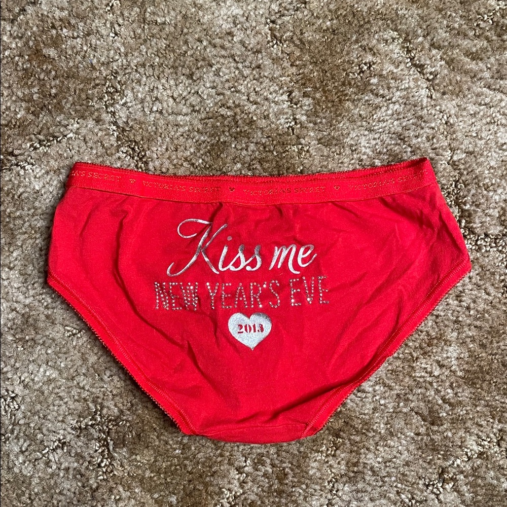 VICTORIA'S SECRET RED SILVER KISS ME NYE 2013 PICOT RARE HIPHUGGER PANTIES